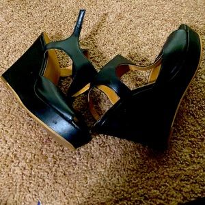 BP wedge heels